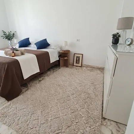 Forti Genova-free Parking Castellaccio 2 *